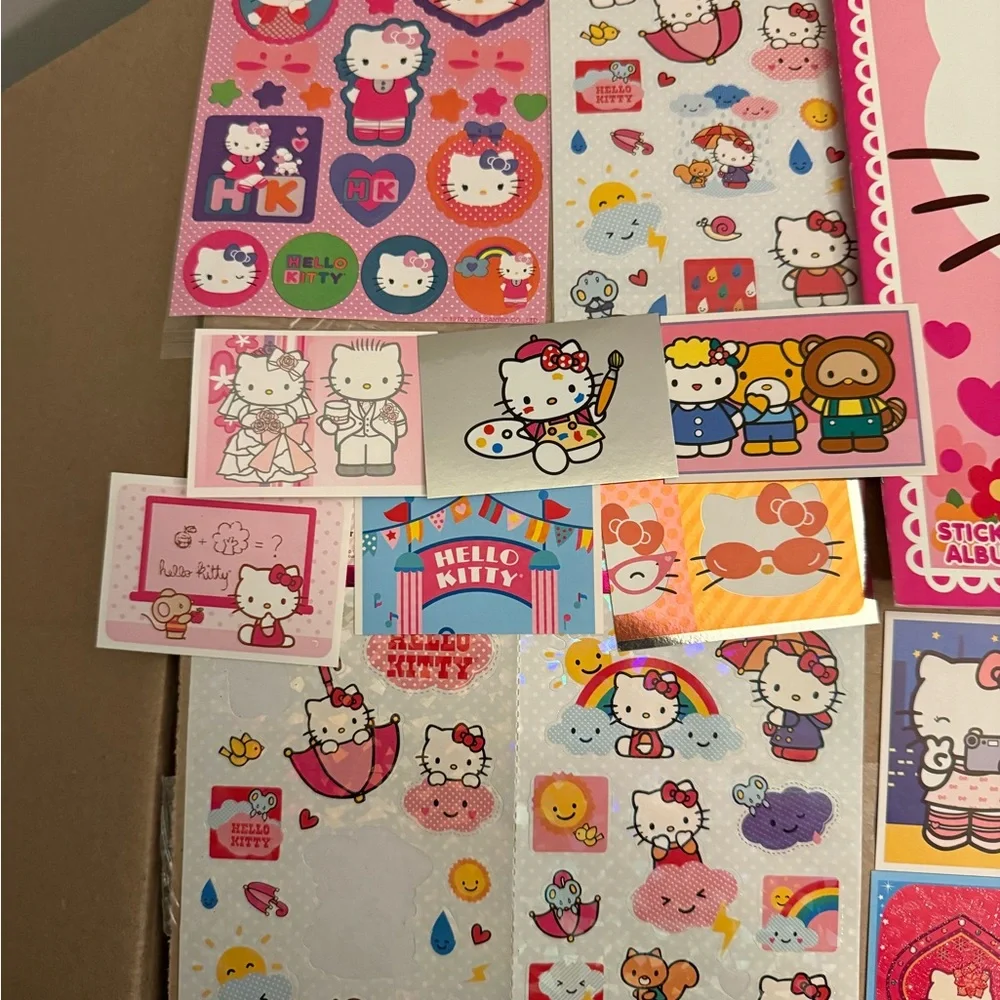Hello Kitty Sticker Album - Picture 4 of 7